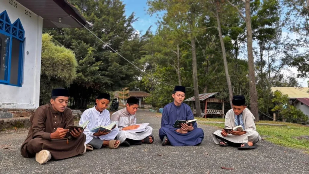 Memasukkan Anak Ke Pesantren