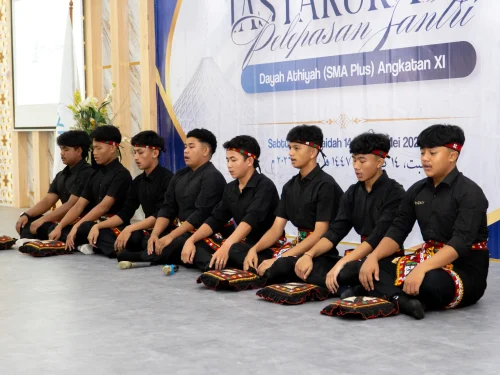 Tasyakuran dan Pelepasan Santri
